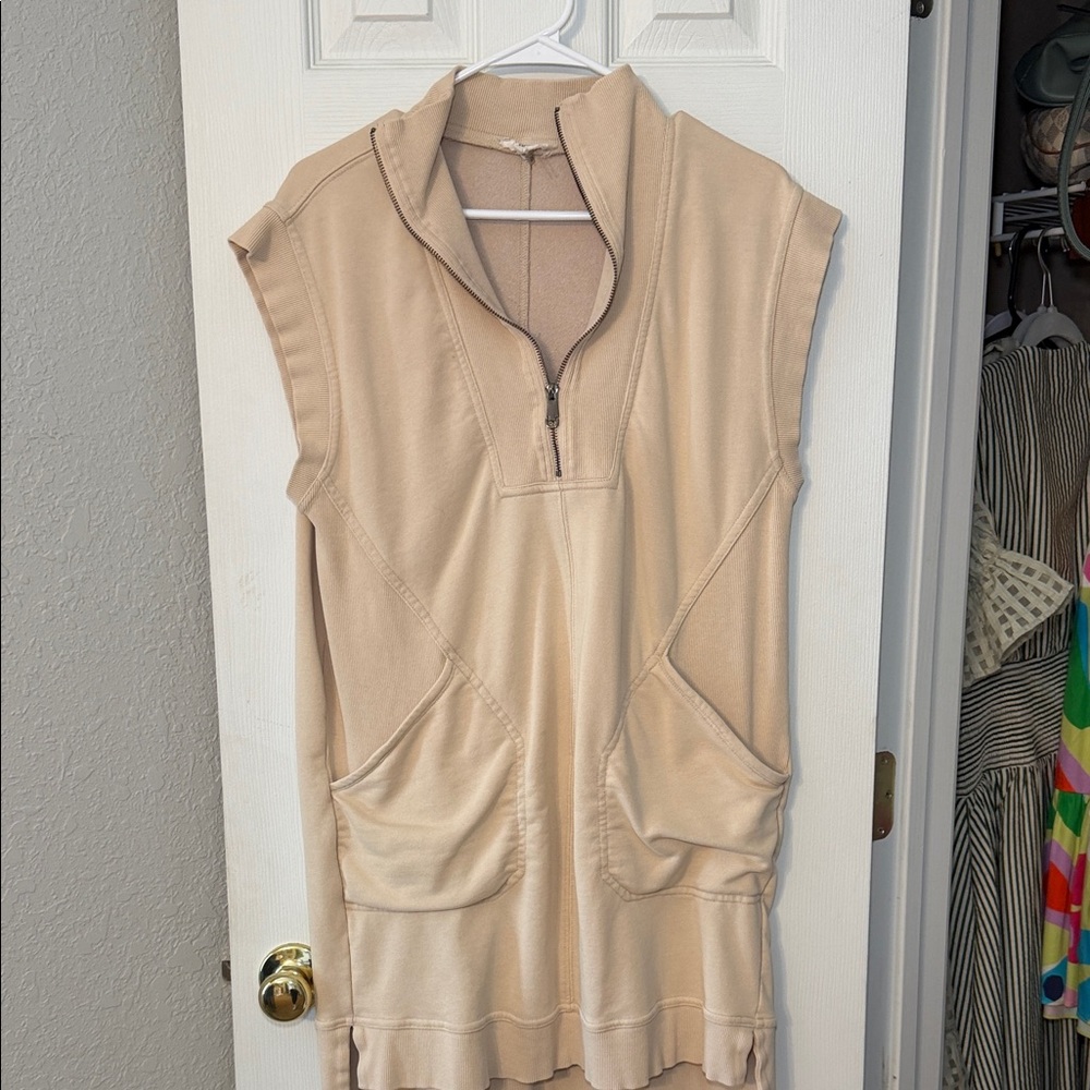 entro Sleeveless Half-Zip Hooded Tunic in Beige